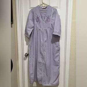 COLLECTIONS ETC Striped Embroidered Nightgown - /ROBE Lavender & White WOMEN SZL